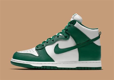 nike shoes green white